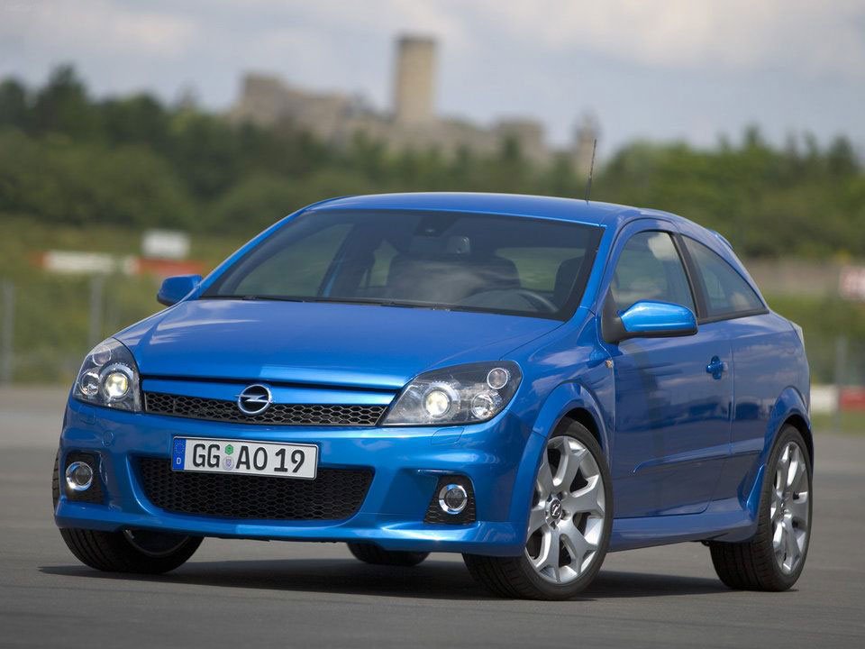 Opel Astra GTC OPC